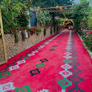 Hotel Te Bujtina - Cozy Garden Stay With Traditional Breakfast Near Beach, Golem (Tirana)